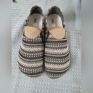 OTZ Cork Lite Shoes Comfort Technology Slip ons Men 9 Women 12 Like New